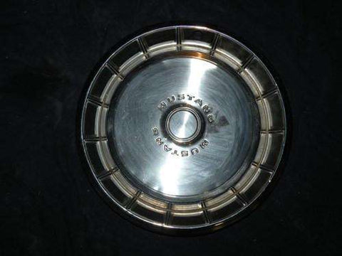 Ford Mustang 1971-1973 Hubcap