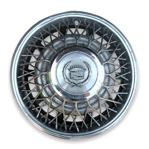 Cadillac Seville Deville Fleetwood 1975-1977 Hubcap - Centercaps.net