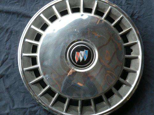 Buick Century 1995-1996 Hubcap - Centercaps.net