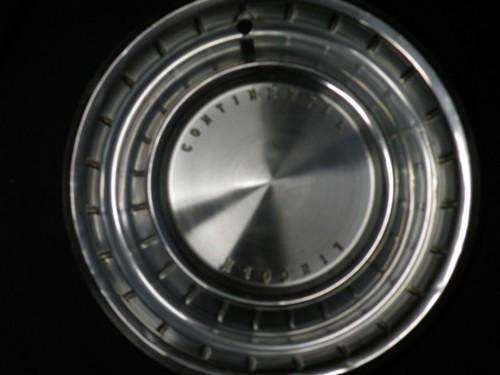 Lincoln Continental 1961-1963 Hubcap - Centercaps.net