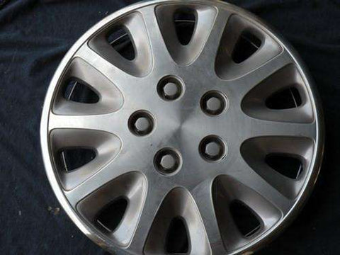 Chrysler Lebaron Voyager 1994-1995 Hubcap