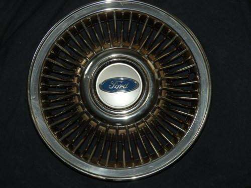 Ford Crown Victoria 1992-1997 Hubcap