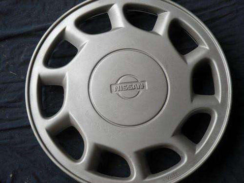 Nissan Maxima 1995-1996 Hubcap