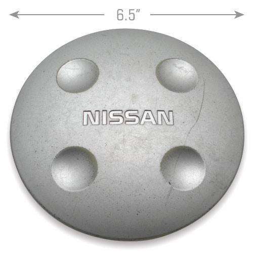 Nissan Center Cap Sentra 87, 88 Part Number 4031552A00 Painted Wheel
